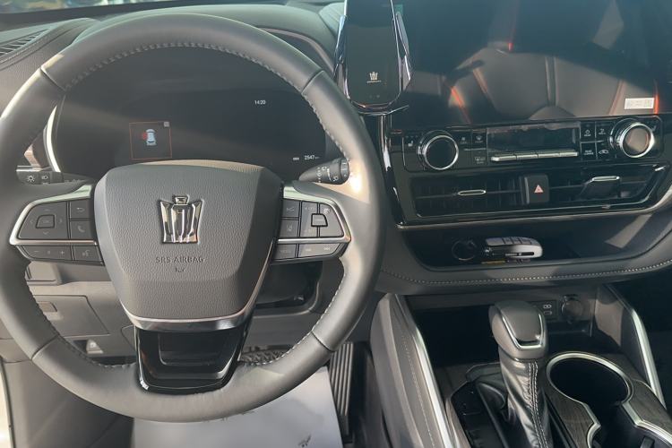 Used Toyota Crown Kluger 2024 2.5L HEV Four-Wheel Drive Premium Edition Interior 2