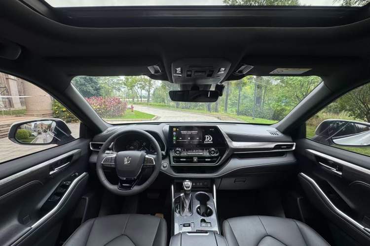 Used Toyota Crown Kluger 2024 2.5L HEV Four-Wheel Drive Premium Edition Interior 2