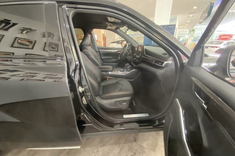 Used Toyota Crown Kluger 2024 2.5L HEV Four-Wheel Drive Premium Edition Interior 3