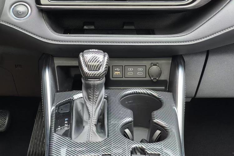 Used Toyota Crown Kluger 2024 2.5L HEV Four-Wheel Drive Premium Edition Interior 3