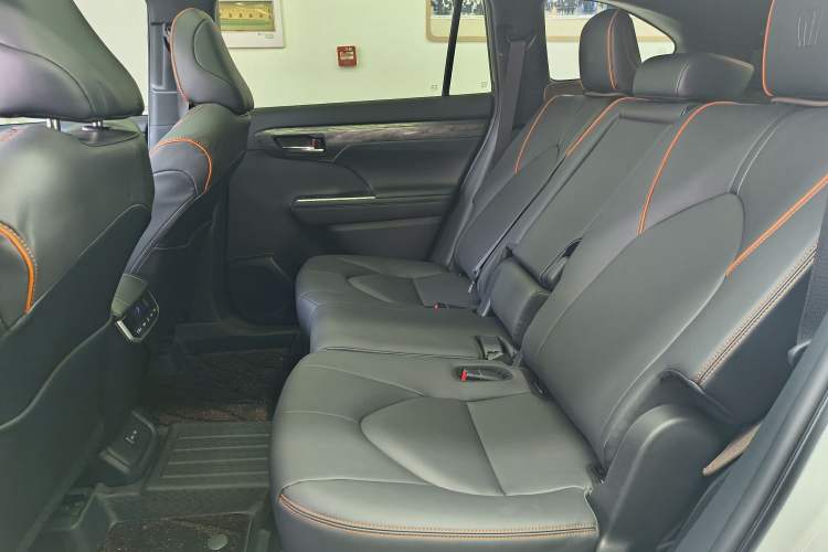 Used Toyota Crown Kluger 2024 2.5L HEV Four-Wheel Drive Premium Edition Interior 5