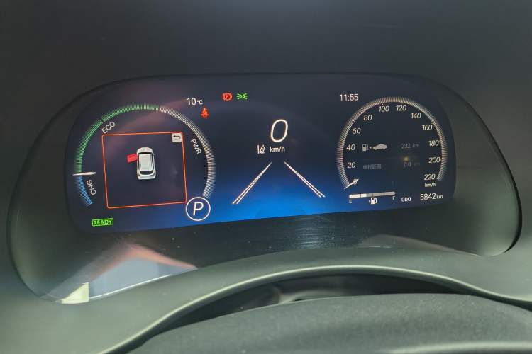 Used Toyota Crown Kluger 2024 2.5L HEV Four-Wheel Drive Premium Edition Odometer Close Up