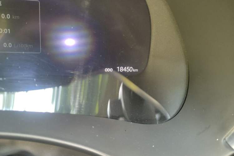 Used Toyota Crown Kluger 2024 2.5L HEV Four-Wheel Drive Luxury Edition Odometer Close Up