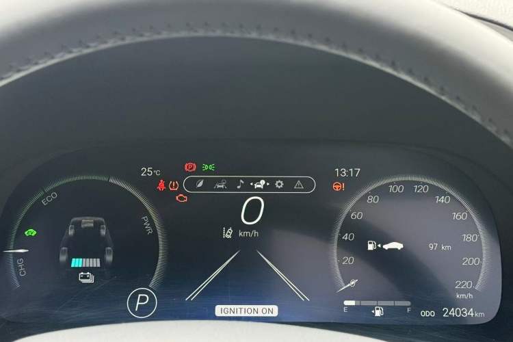 Used Toyota Crown Kluger 2024 2.5L HEV Four-Wheel Drive Premium Edition Odometer Close Up