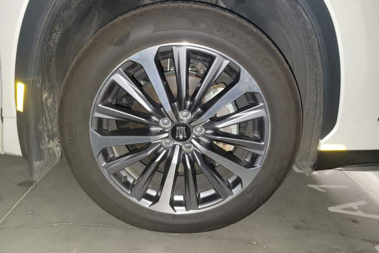 Used Toyota Crown Kluger 2024 2.5L HEV Four-Wheel Drive Premium Edition Right Front Wheel Hub