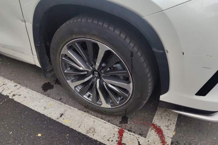 Used Toyota Crown Kluger 2024 2.5L HEV Four-Wheel Drive Premium Edition Right Front Wheel Hub