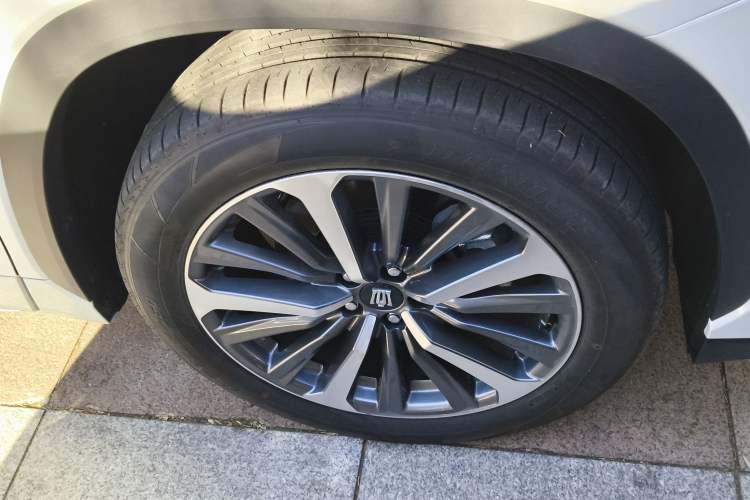 Used Toyota Crown Kluger 2024 2.5L HEV Four-Wheel Drive Luxury Edition Right Front Wheel Hub