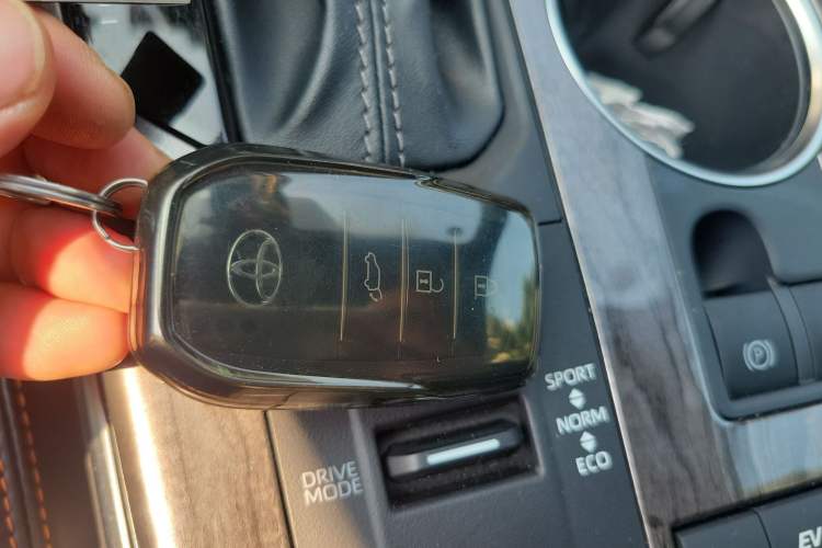 Used Toyota Crown Kluger 2024 2.5L HEV Four-Wheel Drive Premium Edition Vehicle Key