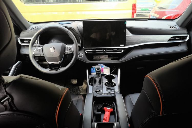 Used Toyota Crown Kluger 2026 Model 2.5L HEV All-Wheel-Drive Prestige Edition Center Console