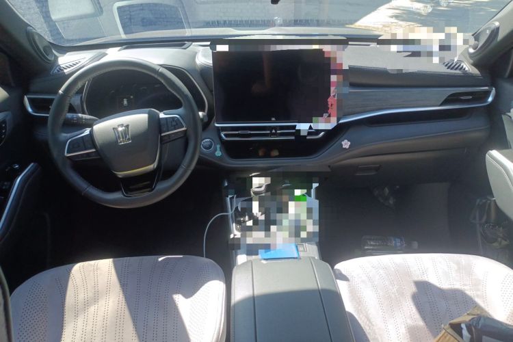 Used Toyota Crown Kluger 2026 Model 2.5L HEV All-Wheel-Drive Flagship Edition Center Console