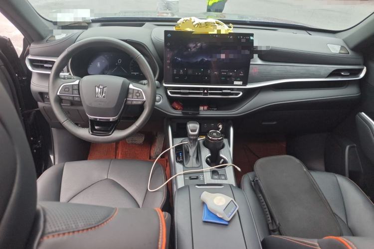 Used Toyota Crown Kluger 2026 Model 2.5L HEV All-Wheel-Drive Prestige Edition Center Console