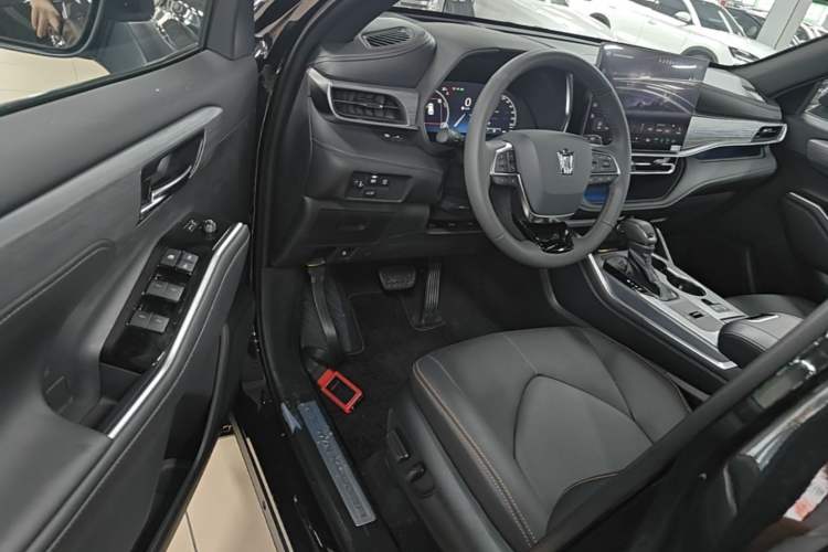 Used Toyota Crown Kluger 2026 Model 2.5L HEV All-Wheel-Drive Prestige Edition Driver Seat