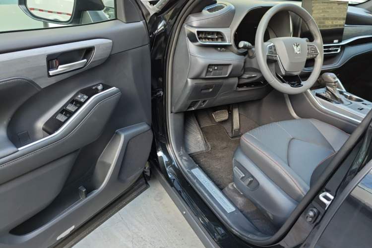 Used Toyota Crown Kluger 2026 Model 2.5L HEV All-Wheel-Drive Luxury Edition Driver Seat
