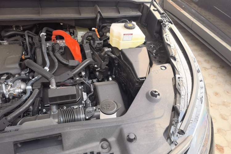 Used Toyota Crown Kluger 2026 Model 2.5L HEV All-Wheel-Drive Prestige Edition Engine Bay Left