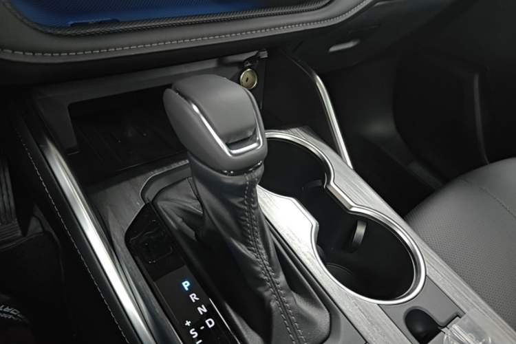 Used Toyota Crown Kluger 2026 Model 2.5L HEV All-Wheel-Drive Prestige Edition Gear Lever