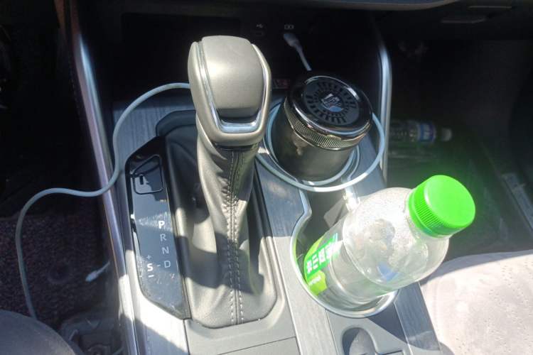 Used Toyota Crown Kluger 2026 Model 2.5L HEV All-Wheel-Drive Flagship Edition Gear Lever