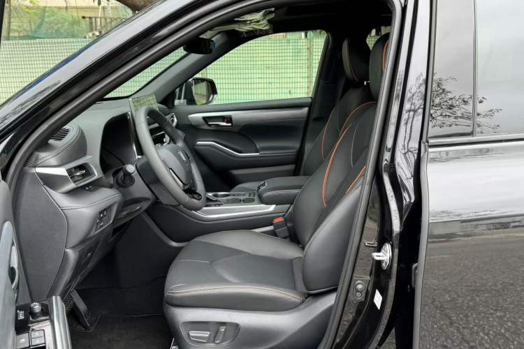Used Toyota Crown Kluger 2026 Model 2.5L HEV All-Wheel-Drive Prestige Edition Left Front Seat