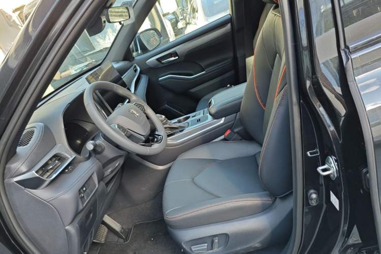 Used Toyota Crown Kluger 2026 Model 2.5L HEV All-Wheel-Drive Luxury Edition Left Front Seat