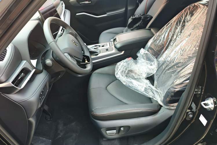 Used Toyota Crown Kluger 2026 Model 2.5L HEV All-Wheel-Drive Prestige Edition Left Front Seat