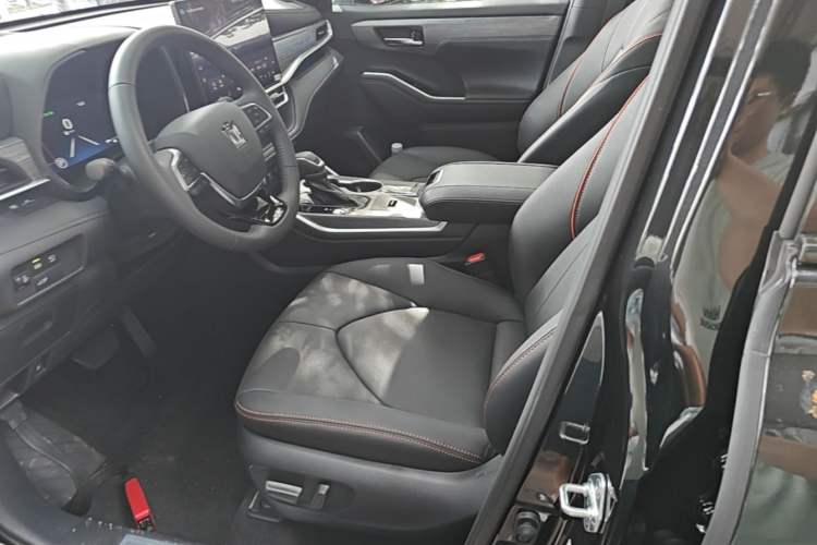 Used Toyota Crown Kluger 2026 Model 2.5L HEV All-Wheel-Drive Prestige Edition Left Front Seat