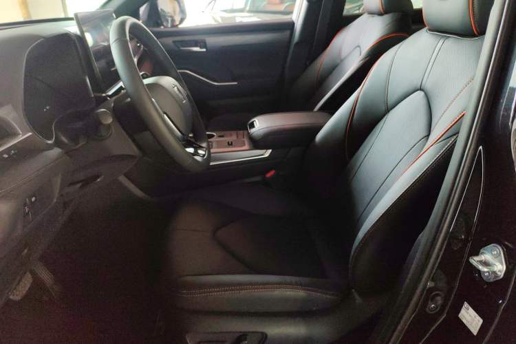 Used Toyota Crown Kluger 2026 Model 2.5L HEV Two-Wheel-Drive Luxury Edition Left Front Seat
