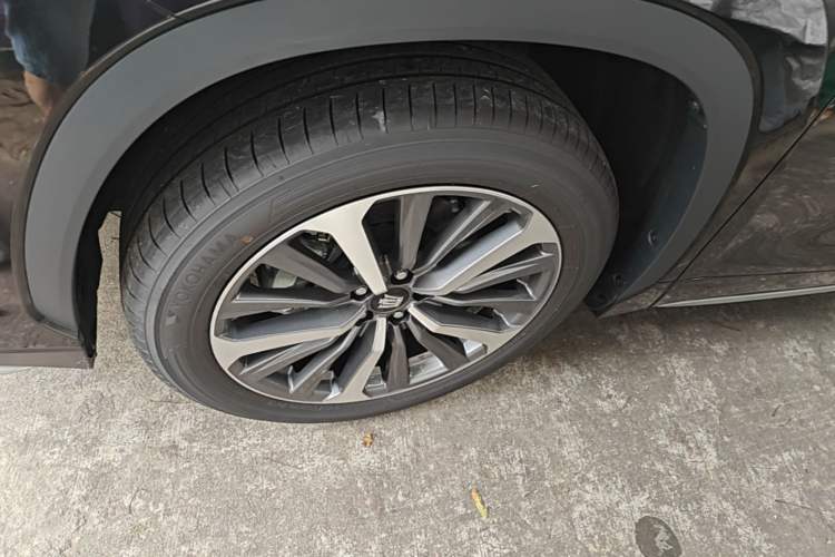 Used Toyota Crown Kluger 2026 Model 2.5L HEV All-Wheel-Drive Prestige Edition Left Front Wheel Hub