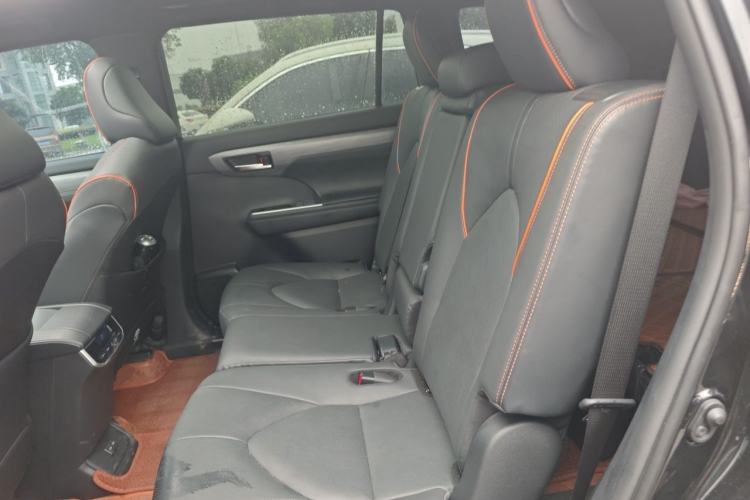 Used Toyota Crown Kluger 2026 Model 2.5L HEV All-Wheel-Drive Prestige Edition Left Rear Seat
