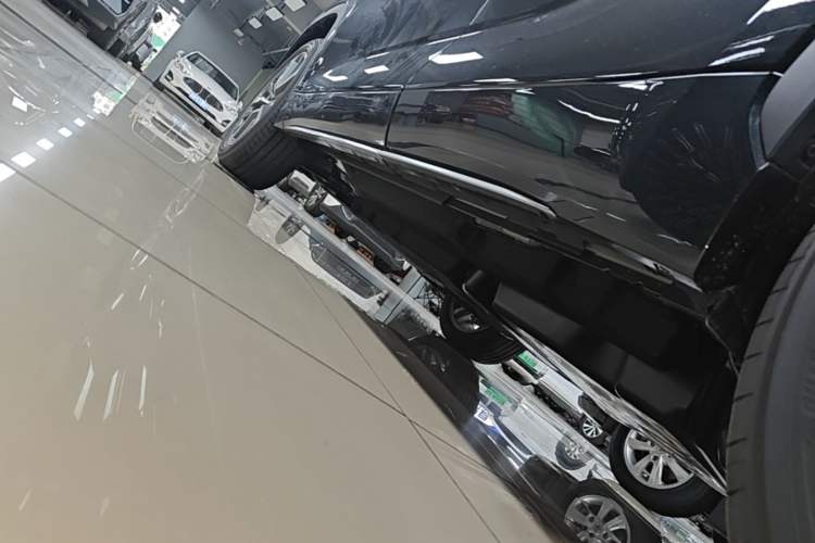 Used Toyota Crown Kluger 2026 Model 2.5L HEV All-Wheel-Drive Prestige Edition Left Side Sill