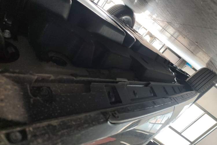 Used Toyota Crown Kluger 2026 Model 2.5L HEV Two-Wheel-Drive Luxury Edition Left Side Sill