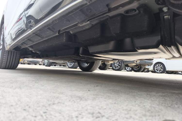 Used Toyota Crown Kluger 2026 Model 2.5L HEV All-Wheel-Drive Prestige Edition Left Side Sill