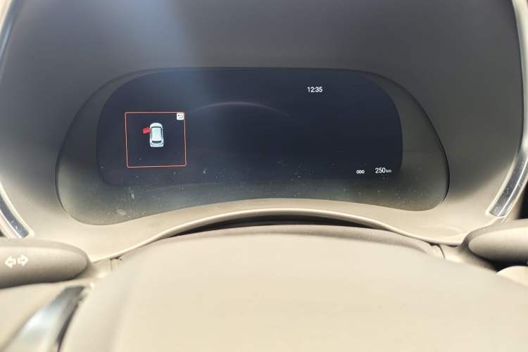 Used Toyota Crown Kluger 2026 Model 2.5L HEV All-Wheel-Drive Luxury Edition Odometer Close Up