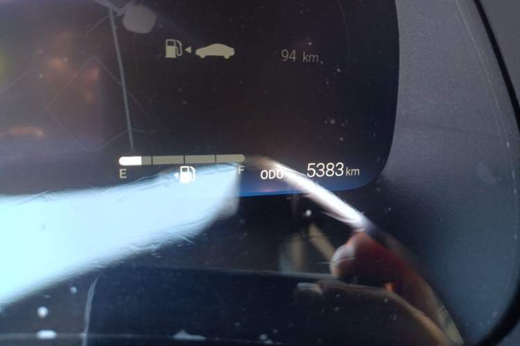 Used Toyota Crown Kluger 2026 Model 2.5L HEV All-Wheel-Drive Flagship Edition Odometer Close Up