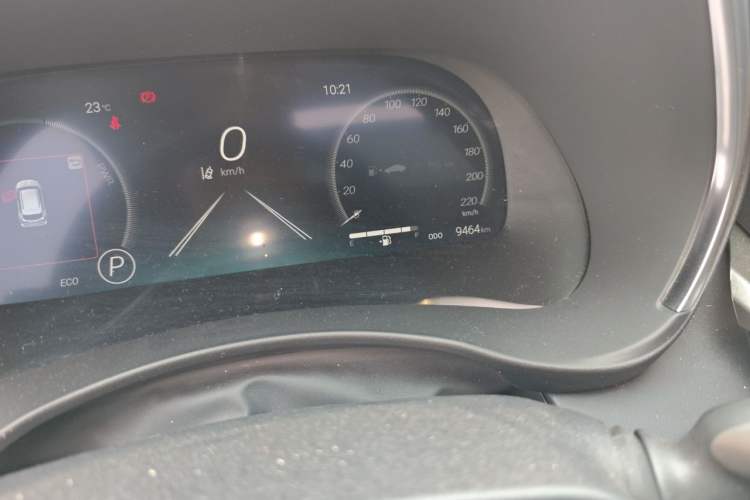 Used Toyota Crown Kluger 2026 Model 2.5L HEV All-Wheel-Drive Prestige Edition Odometer Close Up