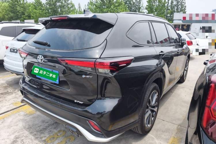 Used Toyota Crown Kluger 2026 Model 2.5L HEV All-Wheel-Drive Prestige Edition Rear Right 45 Deg