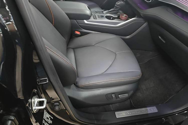 Used Toyota Crown Kluger 2026 Model 2.5L HEV All-Wheel-Drive Luxury Edition Right Front Seat