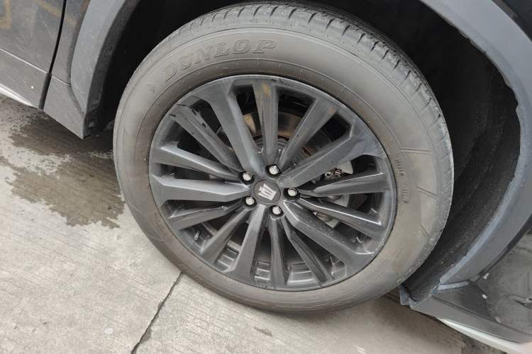 Used Toyota Crown Kluger 2026 Model 2.0T All-Wheel-Drive Dynamic Edition Right Front Wheel Hub