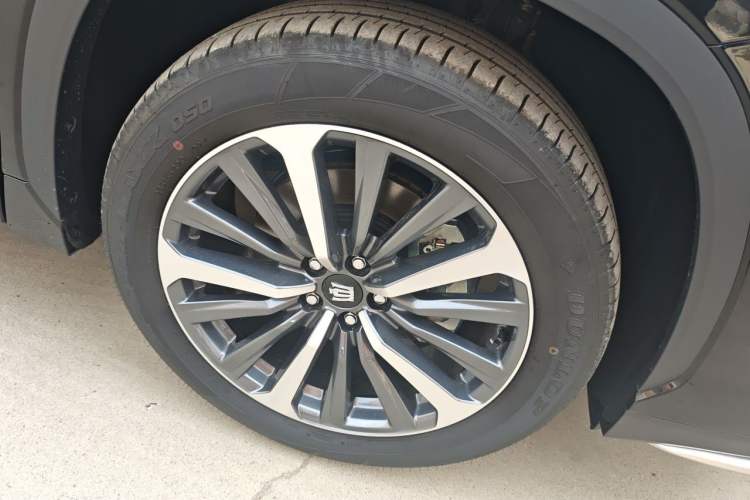 Used Toyota Crown Kluger 2026 Model 2.5L HEV All-Wheel-Drive Prestige Edition Right Front Wheel Hub