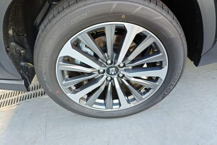 Used Toyota Crown Kluger 2026 Model 2.5L HEV All-Wheel-Drive Luxury Edition Right Rear Wheel Hub