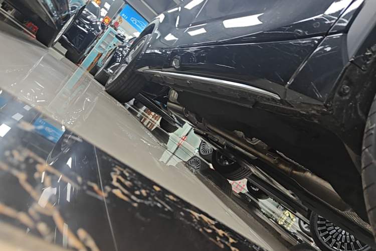 Used Toyota Crown Kluger 2026 Model 2.5L HEV All-Wheel-Drive Prestige Edition Right Side Sill