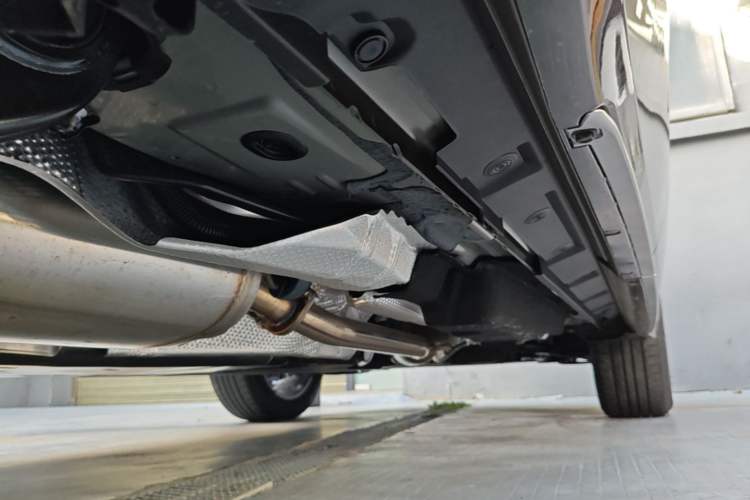 Used Toyota Crown Kluger 2026 Model 2.5L HEV All-Wheel-Drive Luxury Edition Right Side Sill