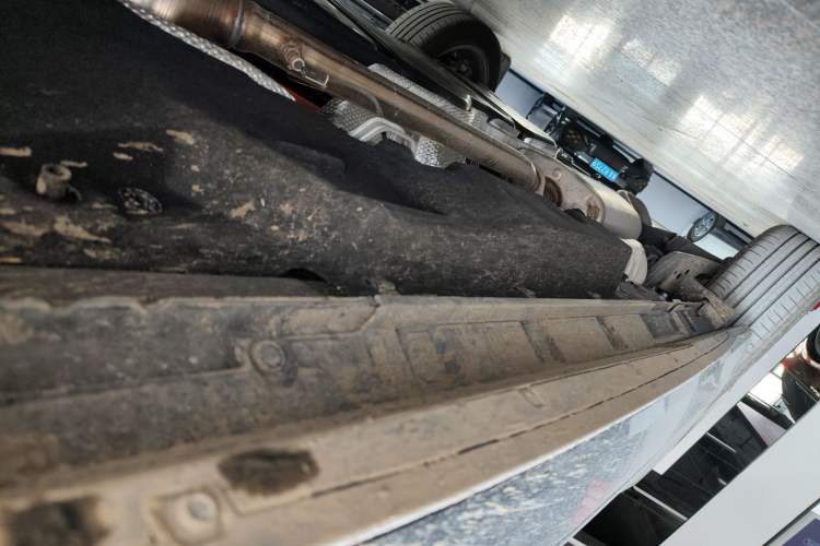 Used Toyota Crown Kluger 2026 Model 2.5L HEV Two-Wheel-Drive Luxury Edition Right Side Sill