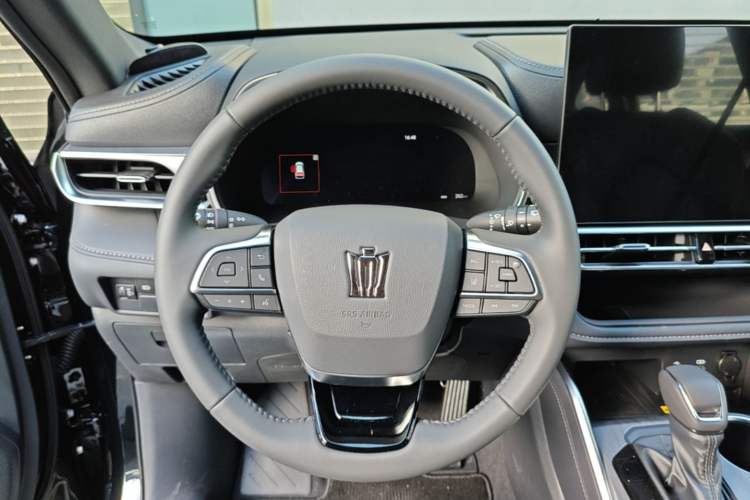 Used Toyota Crown Kluger 2026 Model 2.5L HEV All-Wheel-Drive Luxury Edition Steering Wheel