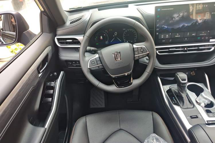 Used Toyota Crown Kluger 2026 Model 2.5L HEV All-Wheel-Drive Prestige Edition Steering Wheel