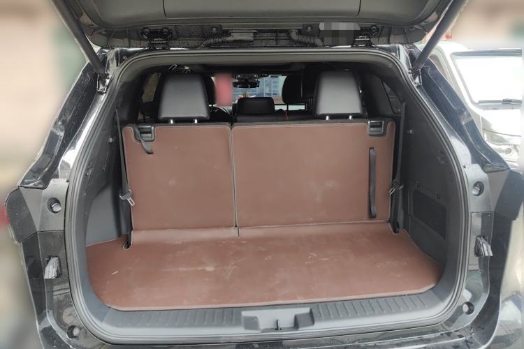 Used Toyota Crown Kluger 2026 Model 2.0T All-Wheel-Drive Dynamic Edition Trunk