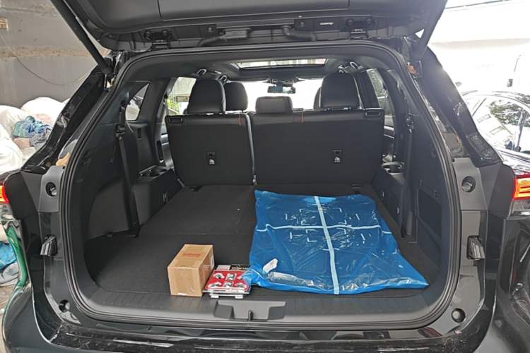 Used Toyota Crown Kluger 2026 Model 2.5L HEV All-Wheel-Drive Prestige Edition Trunk