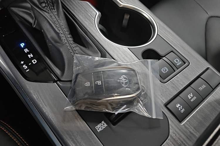 Used Toyota Crown Kluger 2026 Model 2.5L HEV All-Wheel-Drive Luxury Edition Vehicle Key