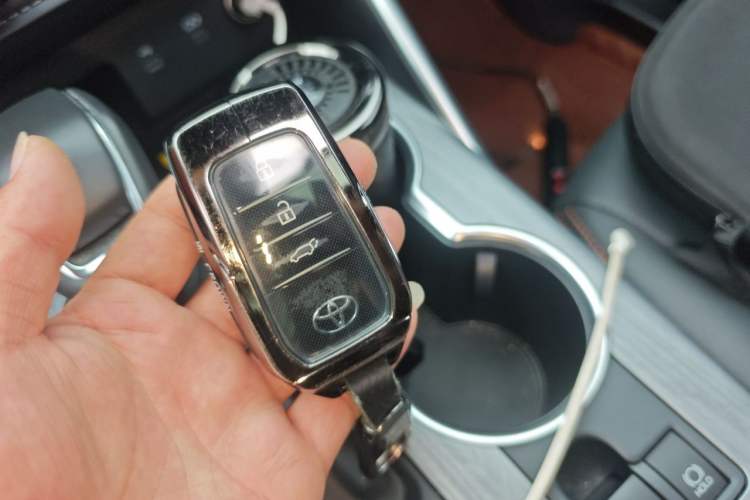 Used Toyota Crown Kluger 2026 Model 2.5L HEV All-Wheel-Drive Prestige Edition Vehicle Key
