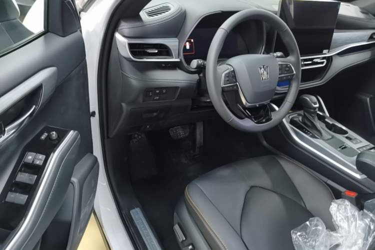 Used Toyota Crown Kluger 2026 Model 2.5L HEV All-Wheel-Drive Prestige Edition Driver Seat