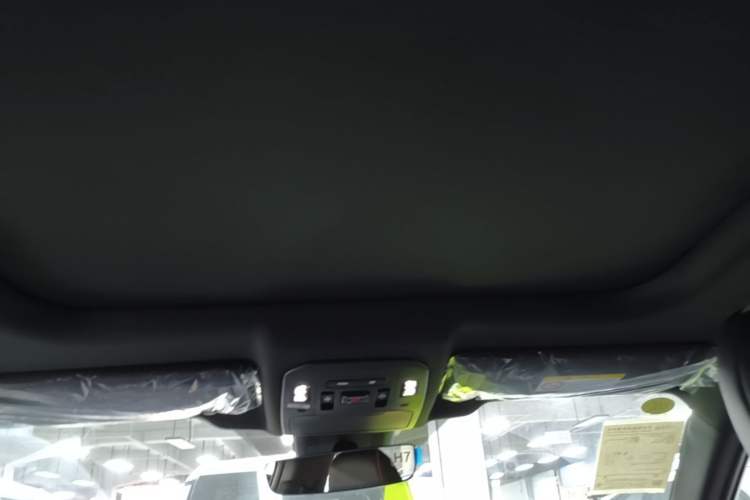 Used Toyota Crown Kluger 2026 Model 2.5L HEV All-Wheel-Drive Prestige Edition Headliner