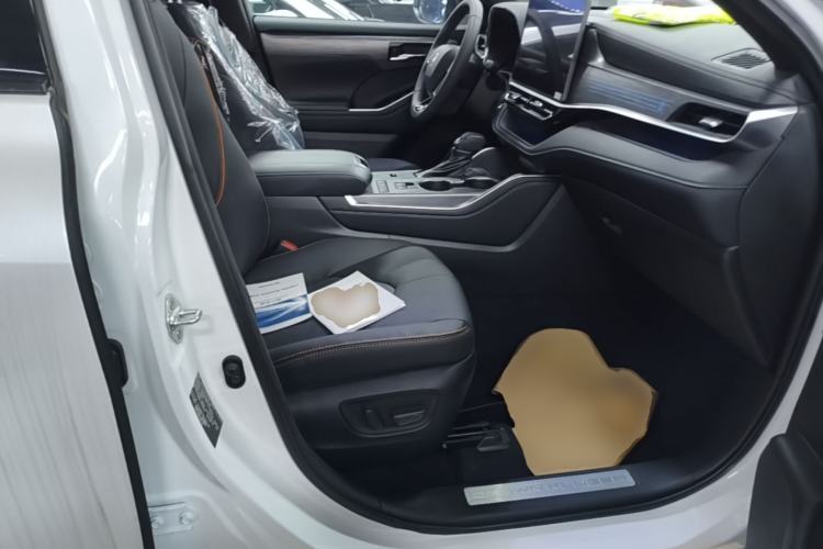 Used Toyota Crown Kluger 2026 Model 2.5L HEV All-Wheel-Drive Prestige Edition Right Front Seat
